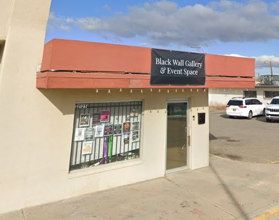 Black Wall Gallery